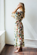 Load image into Gallery viewer, Audrey Robe - Ivory Floral
